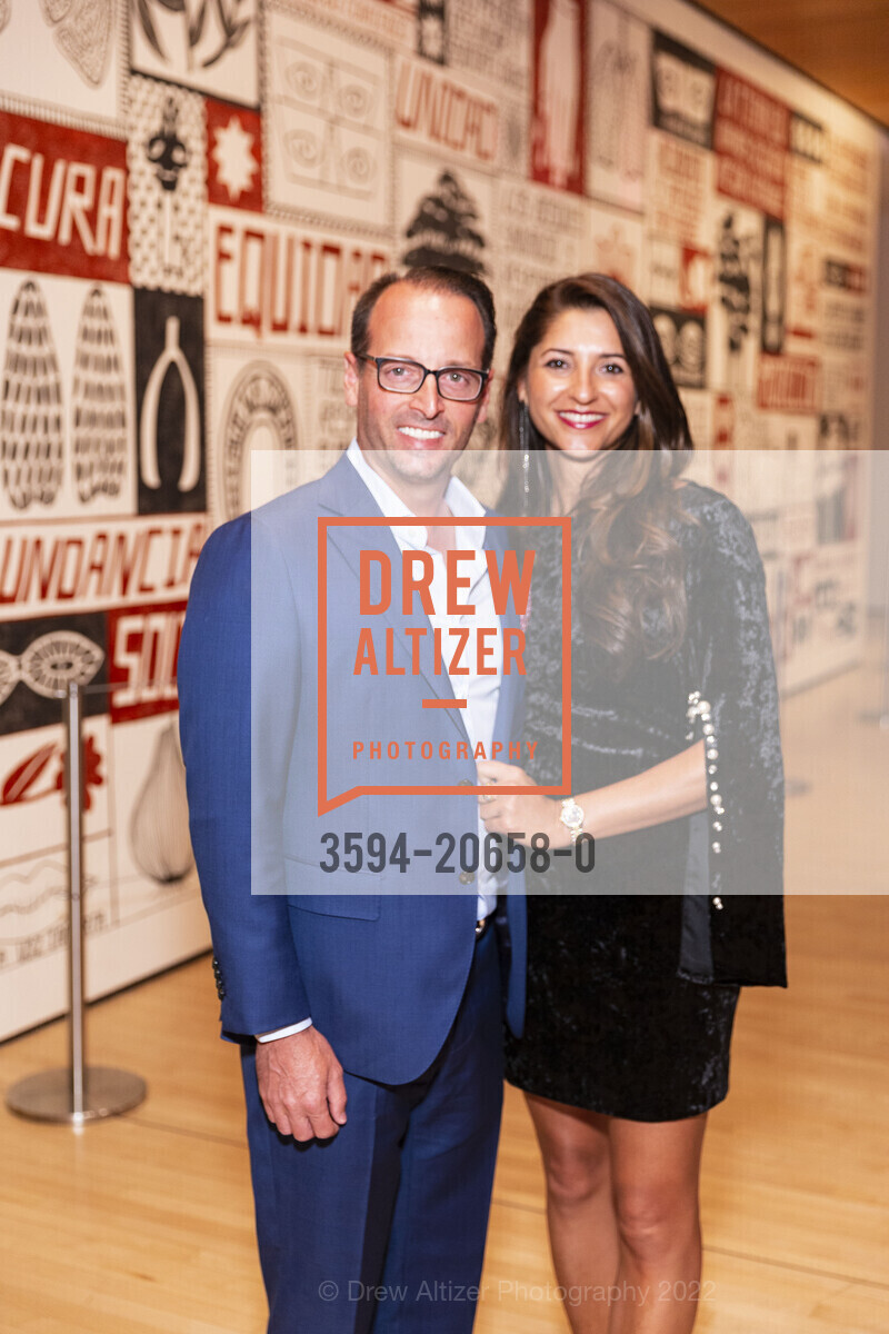 Joe Alioto Veronese, Nooshin Behroyan, SFMOMA Art Bash, SFMOMA. 151 3rd St, April 8th, 2022, Photo #3594-20658-0 Joe Alioto Veronese, Nooshin Behroyan, Photo #3594-20658-0