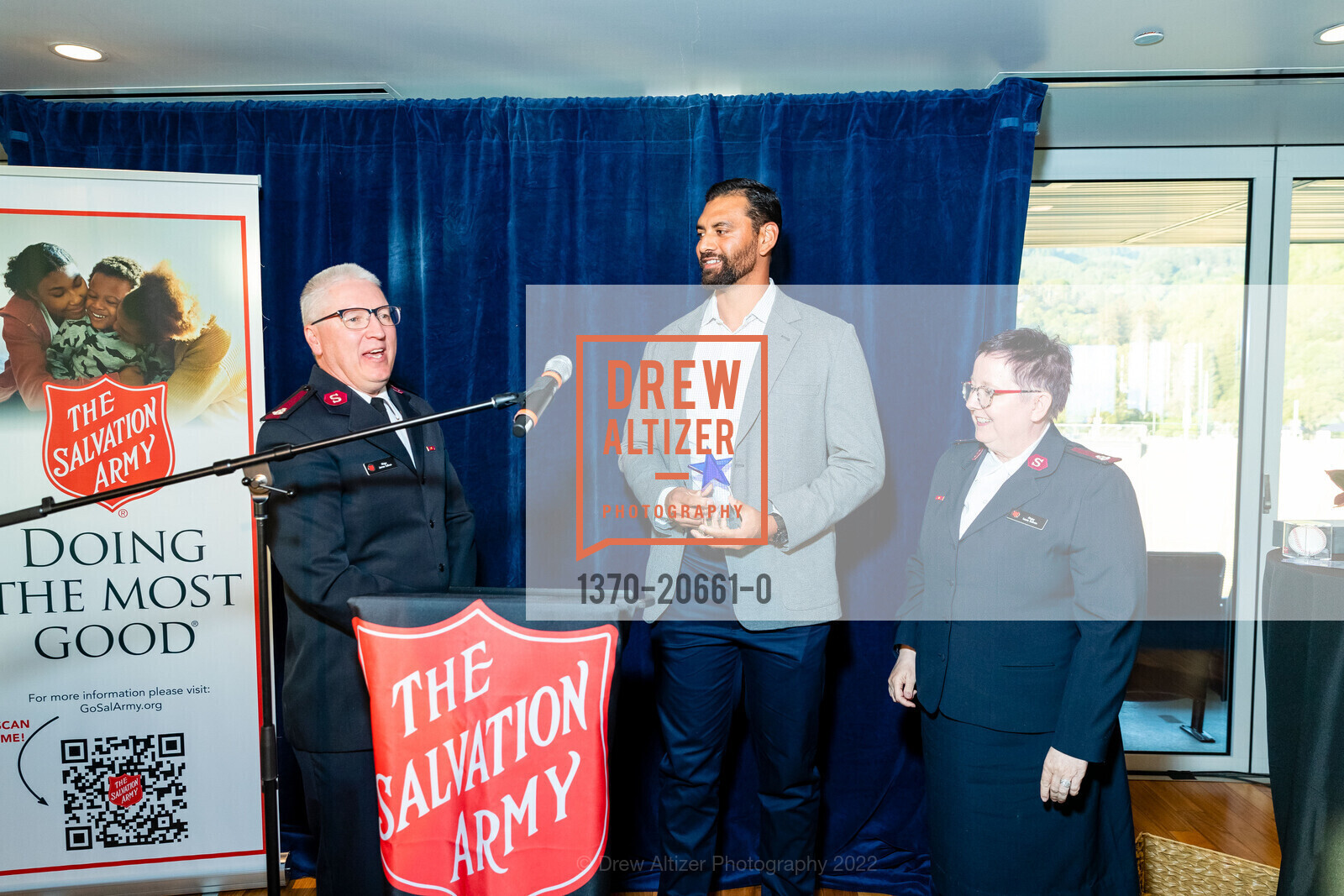 James Sullivan, Tyson Ross, Laura Sullivan, The Salvation Army Gala of Alameda County, Memorial Stadium, University Club - top floor of University of California Berkeley Stadium. 2227 Piedmont Ave, April 10th, 2022, Photo #1370-20661-0 James Sullivan, Tyson Ross, Laura Sullivan, Photo #1370-20661-0