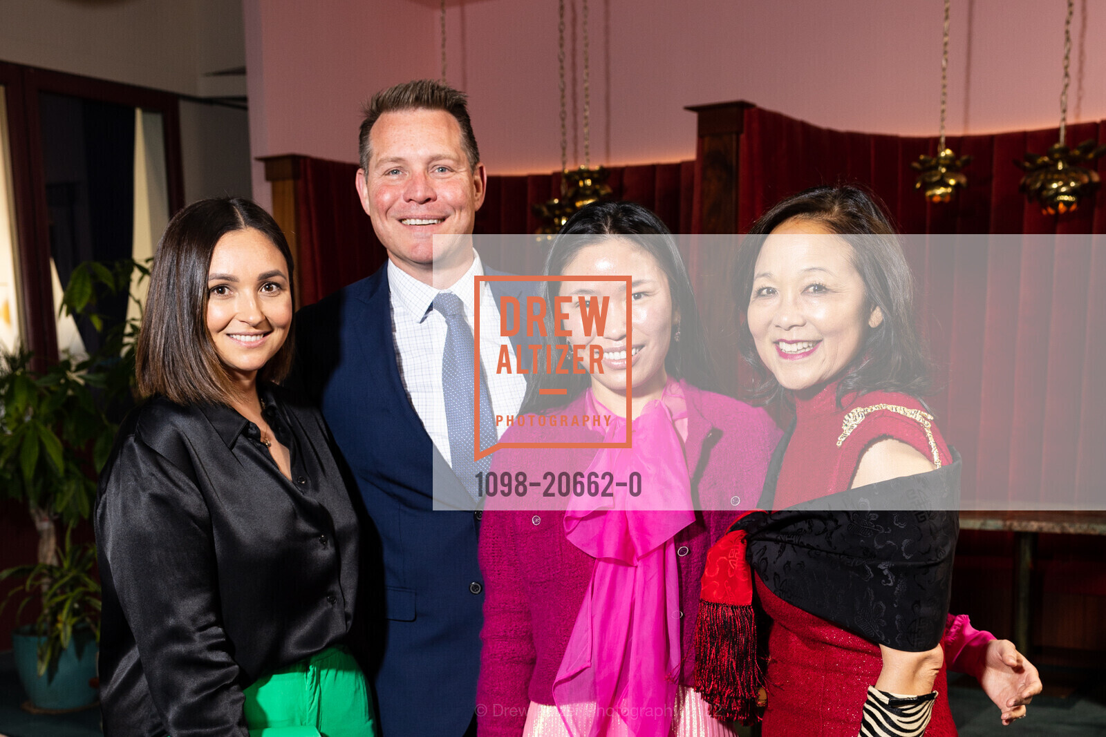 Christa Sundell, Jason Sieper, Ella Qing Hou, Patricia Lee Hoffmann, FAMSF Guo Pei Exh Supporter Opening Lunch / Mister Jius, de Young. 50 Hiagewa Dr, April 12th, 2022, Photo #1098-20662-0 Christa Sundell, Jason Sieper, Ella Qing Hou, Patricia Lee Hoffmann, Photo #1098-20662-0