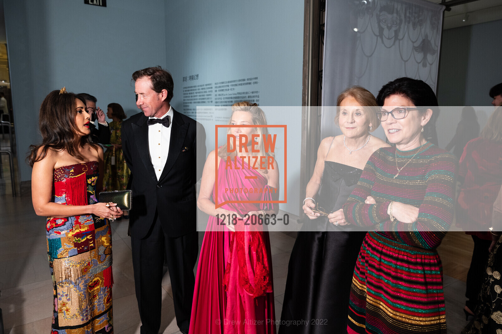 Komal Shah, Bo Lasater, Kathryn Lasater, Mary Mocas, Megan Bourne, FAMSF hosts Guo Pei Black Tie Exhibition Opening Dinner, de Young. 50 Hiagewa Dr, April 13th, 2022, Photo #1218-20663-0 Komal Shah, Bo Lasater, Kathryn Lasater, Mary Mocas, Megan Bourne, Photo #1218-20663-0
