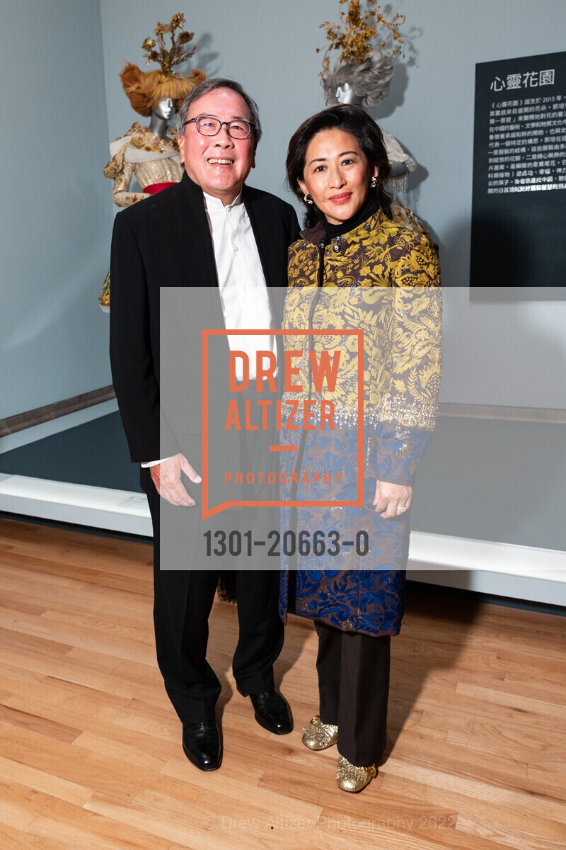 Tony Sun, Rosina Sun, FAMSF hosts Guo Pei Black Tie Exhibition Opening Dinner, de Young. 50 Hiagewa Dr, April 13th, 2022, Photo #1301-20663-0 Tony Sun, Rosina Sun, Photo #1301-20663-0