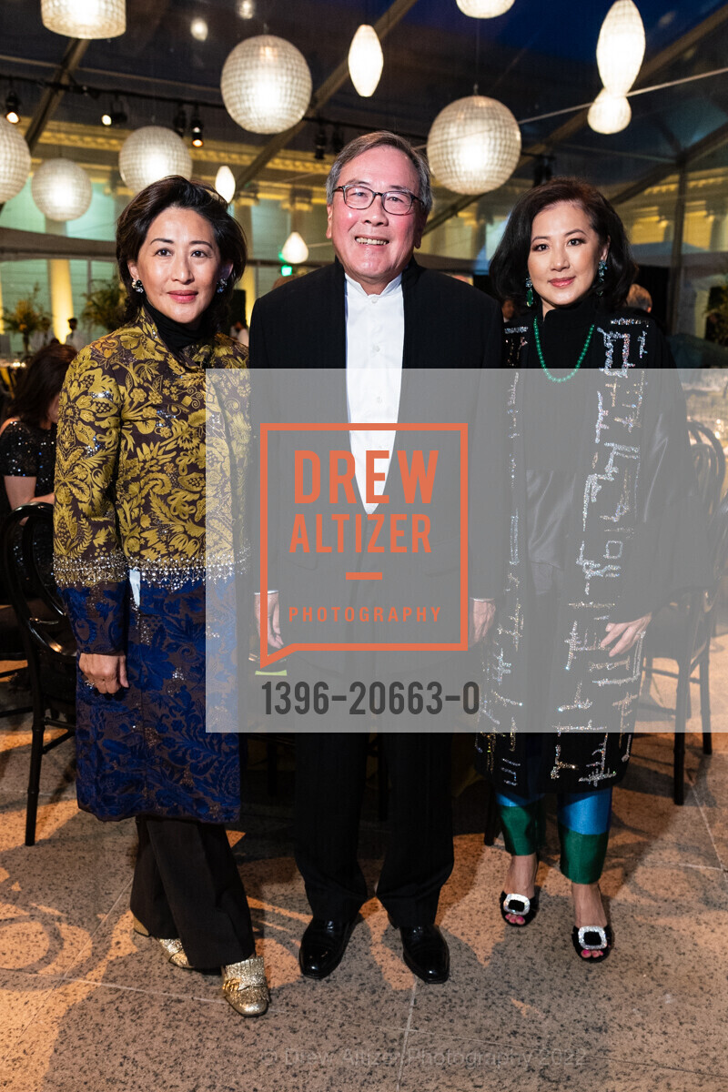 Gorretti Lo Lui, Tony Sun, Rosina Sun, FAMSF hosts Guo Pei Black Tie Exhibition Opening Dinner, de Young. 50 Hiagewa Dr, April 13th, 2022, Photo #1396-20663-0 Gorretti Lo Lui, Tony Sun, Rosina Sun, Photo #1396-20663-0