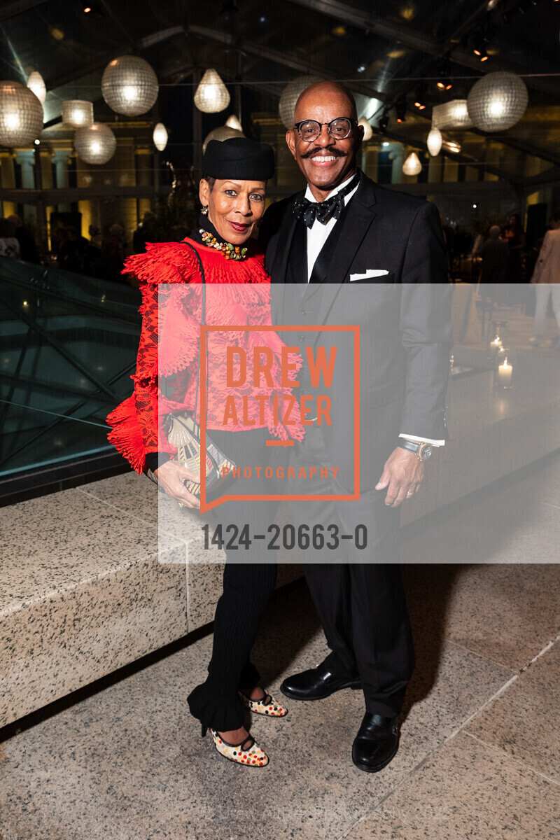 Valerie Coleman Morris, Robert Morris, FAMSF hosts Guo Pei Black Tie Exhibition Opening Dinner, de Young. 50 Hiagewa Dr, April 13th, 2022, Photo #1424-20663-0 Valerie Coleman Morris, Robert Morris, Photo #1424-20663-0