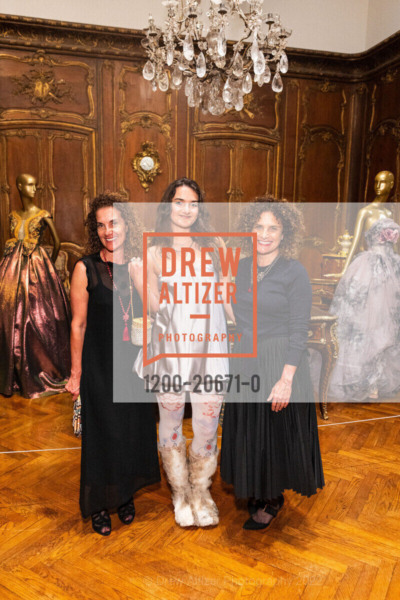 Jan D'Alessandro, Francesca Wadsworth, Jill D'Alessandro, FAMSF hosts Guo Pei Donor Opening, Legion of Honor. 100 34th Ave, April 14th, 2022, Photo #1200-20671-0 Jan D'Alessandro, Francesca Wadsworth, Jill D'Alessandro, Photo #1200-20671-0