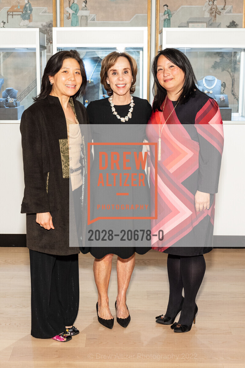 Angela Lee, Leslie Wright, Melissa Hung, A Preview of Jewelry from The Collection of George and Charlotte Shultz, 601 California Street. 601 California Street, April 19th, 2022, Photo #2028-20678-0 Angela Lee, Leslie Wright, Melissa Hung, Photo #2028-20678-0