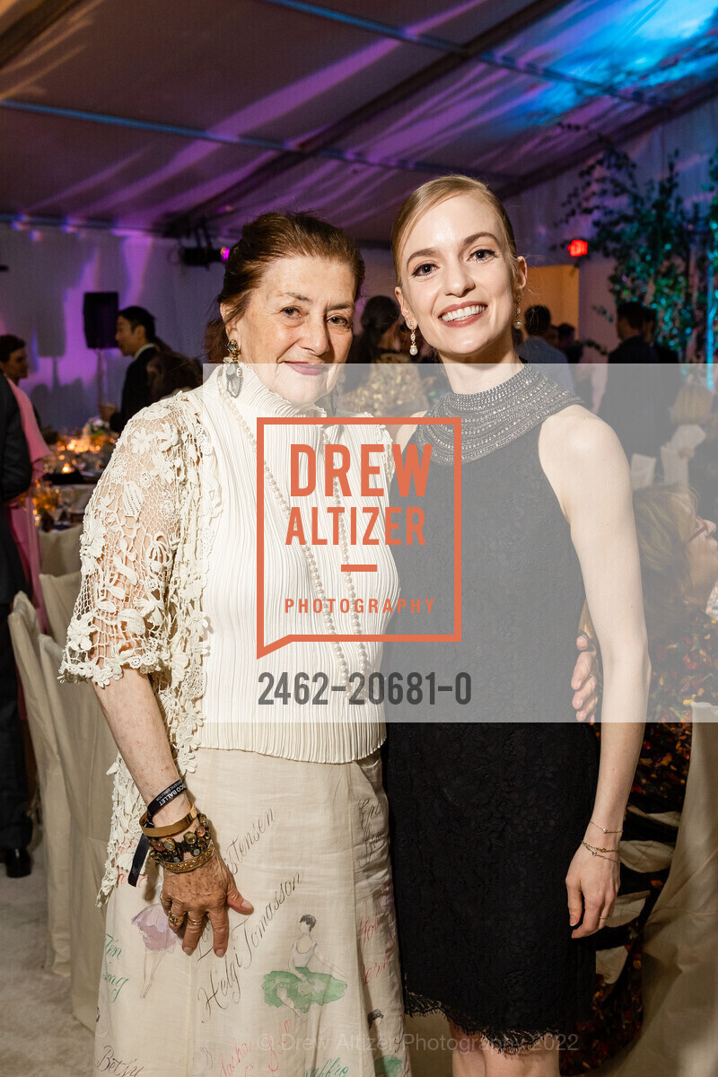 Jola Anderson, Sasha De Sola, SF Ballet Celebration of Helgi Tomasson, San Francisco War Memorial and Performing Arts Center. 301 Van Ness Ave San Francisco, April 24th, 2022, Photo #2462-20681-0 Jola Anderson, Sasha De Sola, Photo #2462-20681-0