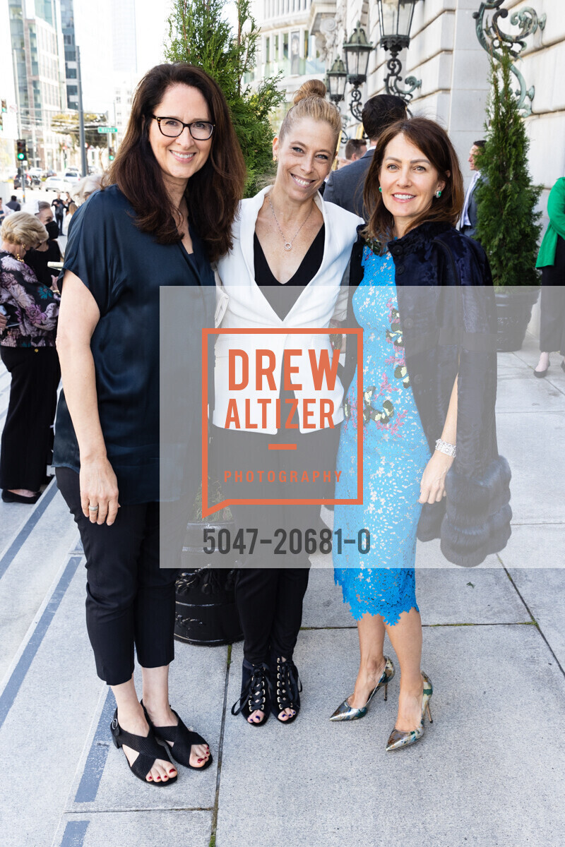 Julia Ritter, Cynthia Bahmani, Beth Grossman, SF Ballet Celebration of Helgi Tomasson, San Francisco War Memorial and Performing Arts Center. 301 Van Ness Ave San Francisco, April 24th, 2022, Photo #5047-20681-0 Julia Ritter, Cynthia Bahmani, Beth Grossman, Photo #5047-20681-0