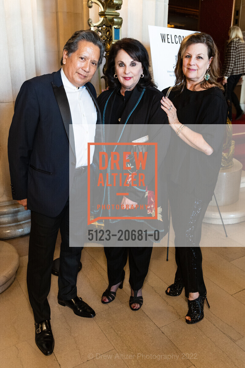 Andre Reyes, Bonny Borne, Cynthia Dreyer, SF Ballet Celebration of Helgi Tomasson, San Francisco War Memorial and Performing Arts Center. 301 Van Ness Ave San Francisco, April 24th, 2022, Photo #5123-20681-0 Andre Reyes, Bonny Borne, Cynthia Dreyer, Photo #5123-20681-0