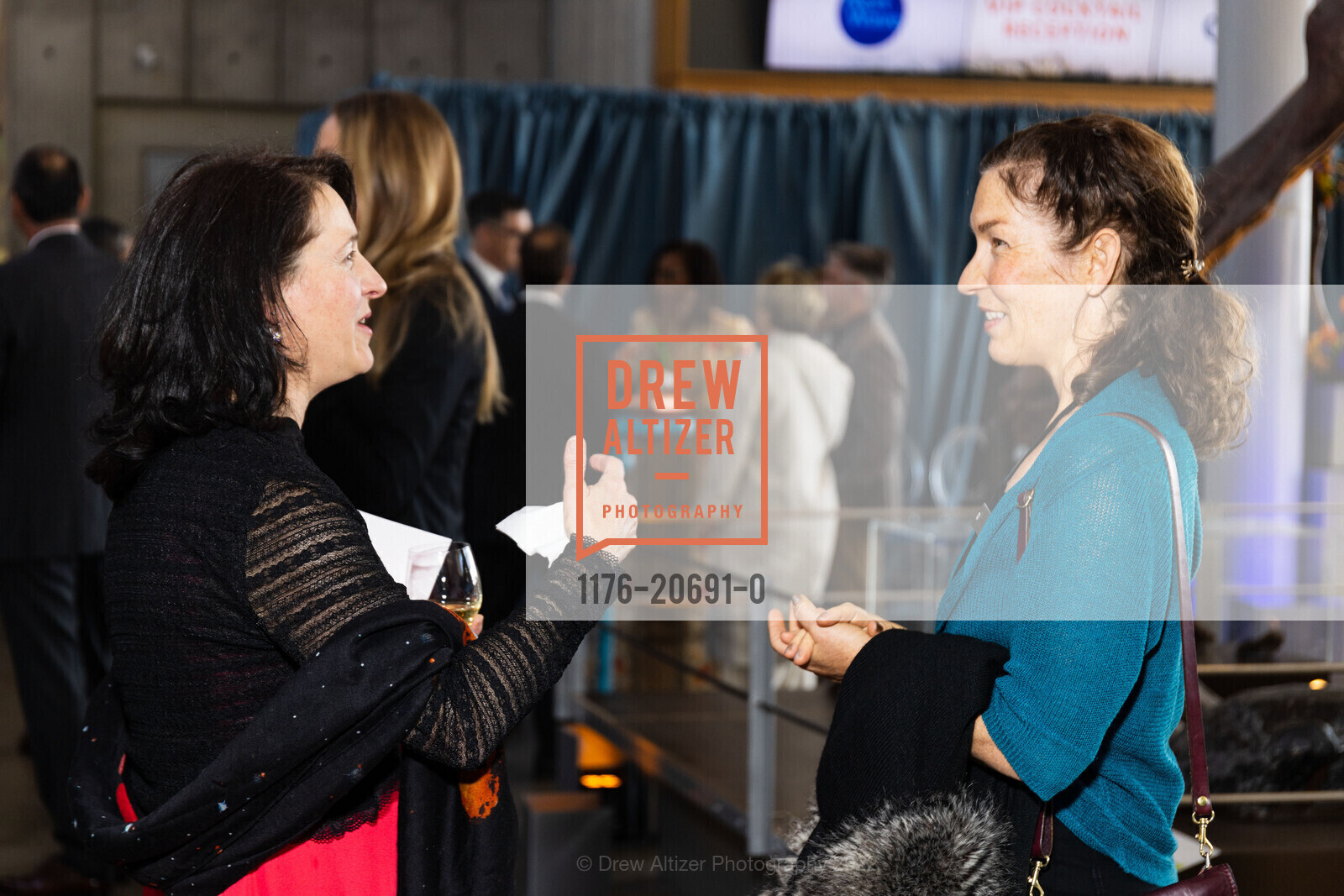 Shannon Bennett, Megan Lardner, California Academy of Sciences BIG BANG | NEXT WAVE Gala, Academy of Sciences. 55 Music Concourse Dr, April 28th, 2022, Photo #1176-20691-0 Shannon Bennett, Megan Lardner, Photo #1176-20691-0
