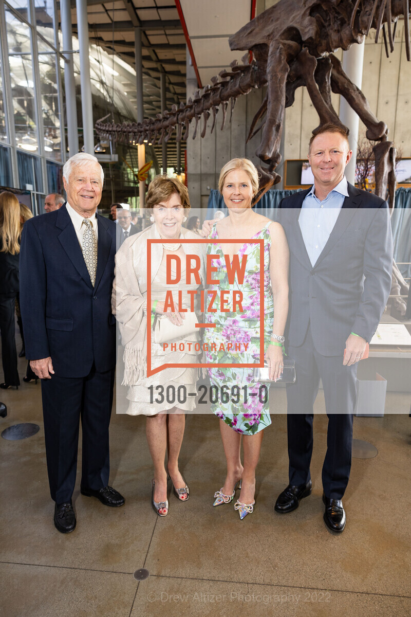 Barry Goss, Norris Goss, Virginia Tusher, Greg Tusher, California Academy of Sciences BIG BANG | NEXT WAVE Gala, Academy of Sciences. 55 Music Concourse Dr, April 28th, 2022, Photo #1300-20691-0 Barry Goss, Norris Goss, Virginia Tusher, Greg Tusher, Photo #1300-20691-0