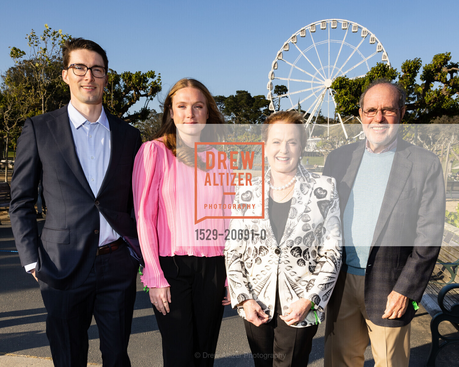 Penn Jenks, Nicolette Graham, Marie Lipman, Barry Lipman, California Academy of Sciences BIG BANG | NEXT WAVE Gala, Academy of Sciences. 55 Music Concourse Dr, Photo #1529-20691-0 Penn Jenks, Nicolette Graham, Marie Lipman, Barry Lipman, Photo #1529-20691-0