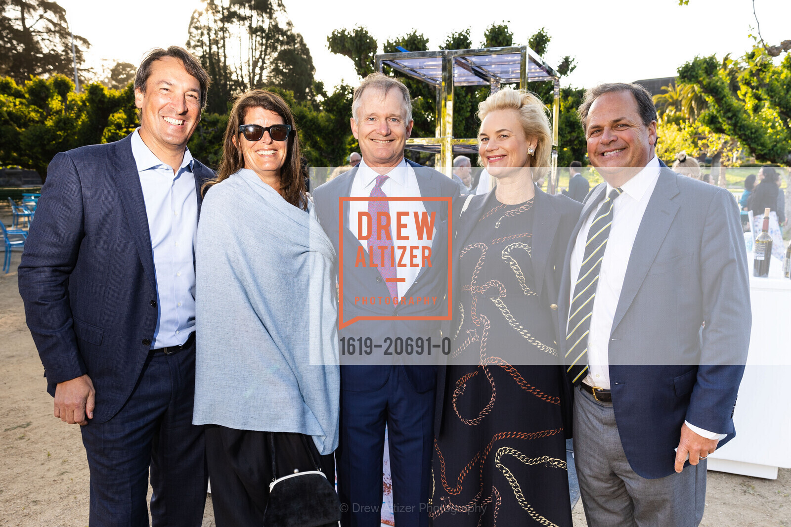 Dan Janney, Noelle Montgomery, Teddy Williams, Nellie Hudson, Will Hudson, California Academy of Sciences BIG BANG | NEXT WAVE Gala, Academy of Sciences. 55 Music Concourse Dr, Photo #1619-20691-0 Dan Janney, Noelle Montgomery, Teddy Williams, Nellie Hudson, Will Hudson, Photo #1619-20691-0