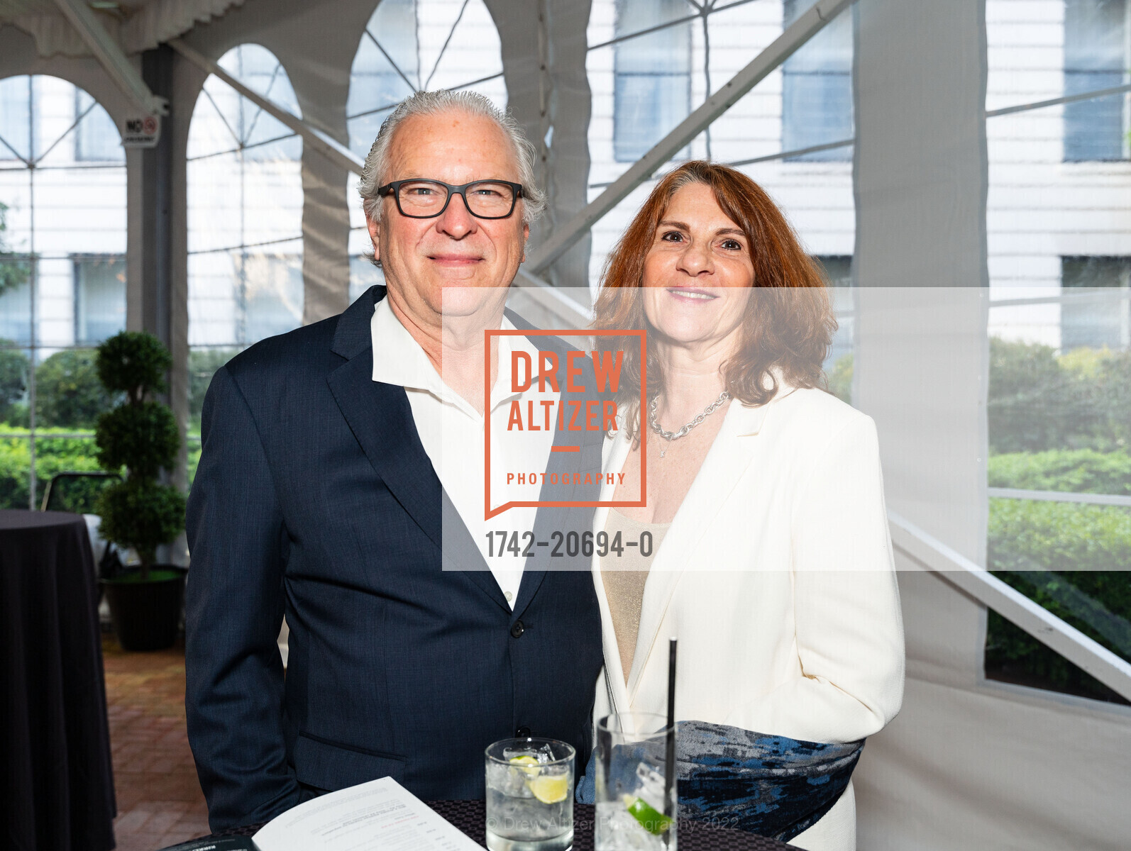 Jeff Border, Karen Dell' Isola, SFCASA Fostering Change Gala 2022: These Are Our Kids, The Ritz-Carlton, San Francisco. 600 Stockton St, April 29th, 2022, Photo #1742-20694-0 Jeff Border, Karen Dell' Isola, Photo #1742-20694-0