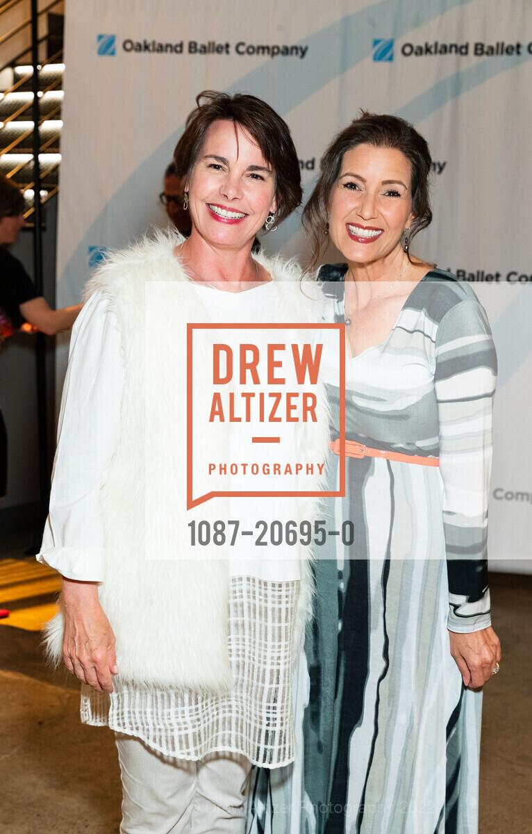 Heather Hood, Libby Schaaf, Oakland Ballet Company's LEGACY GALA, Oakland Ballet. 252 2nd St, April 30th, 2022, Photo #1087-20695-0 Heather Hood, Libby Schaaf, Photo #1087-20695-0