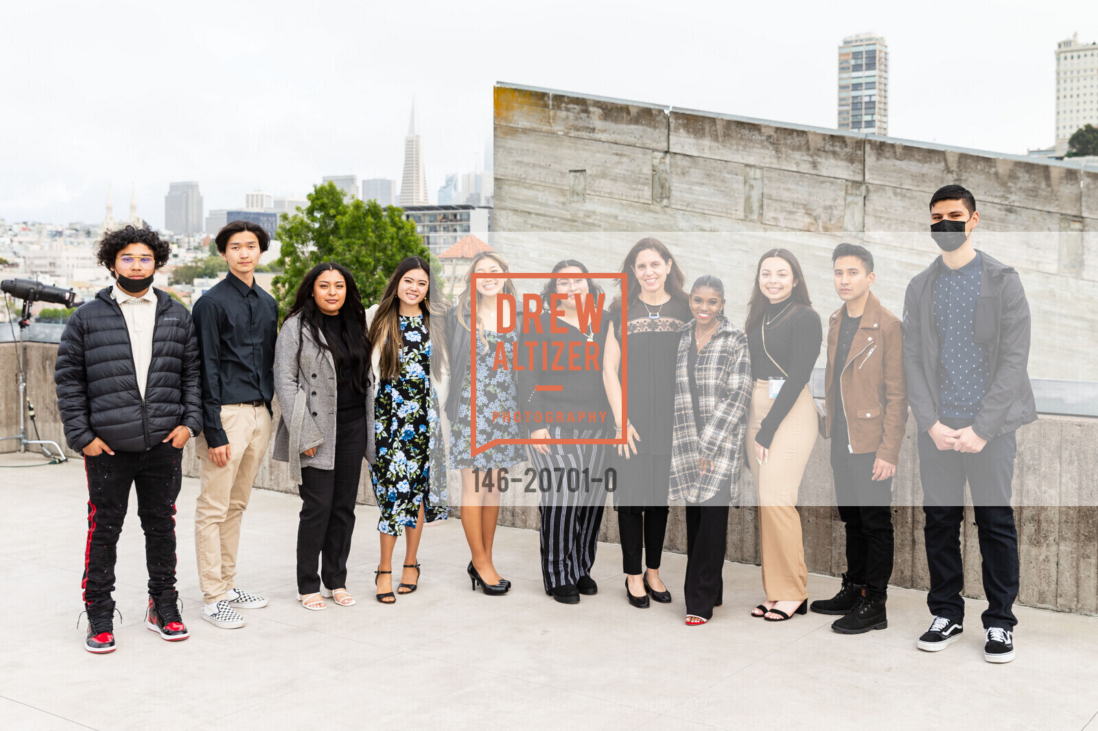 Yorvit Pat, Oscar Amgalanbat, Melissa Morales, Jasmine Tai, Lindsey Chun, Ninive Calegari, Lamiya Cotton, Pamela Cruz, Kevin Cauich, Fernando Diaz, Enterprise for Youth hosts Heroes at Work, 800 Chestnut St. 800 Chestnut St, May 6th, 2022, Photo #146-20701-0 Yorvit Pat, Oscar Amgalanbat, Melissa Morales, Jasmine Tai, Lindsey Chun, Ninive Calegari, Lamiya Cotton, Pamela Cruz, Kevin Cauich, Fernando Diaz, Photo #146-20701-0