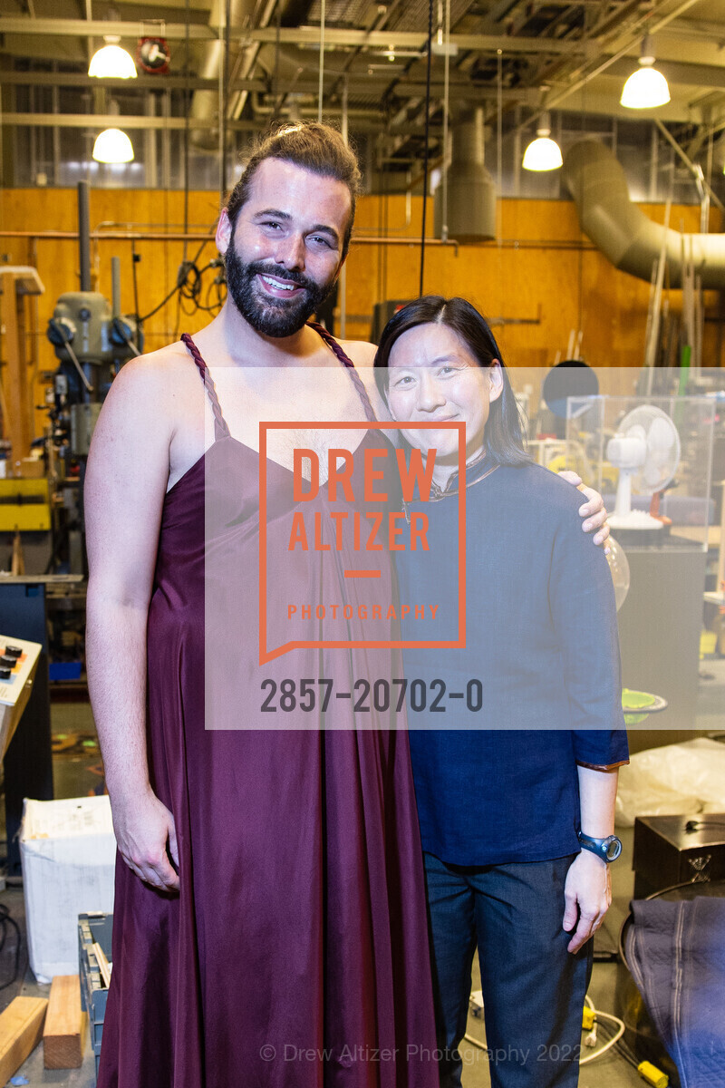 Jonathan van Ness, Julie Yu, Exploratorium's Party at the Piers, Exploratorium. Pier 15, May 6th, 2022, Photo #2857-20702-0 Jonathan van Ness, Julie Yu, Photo #2857-20702-0