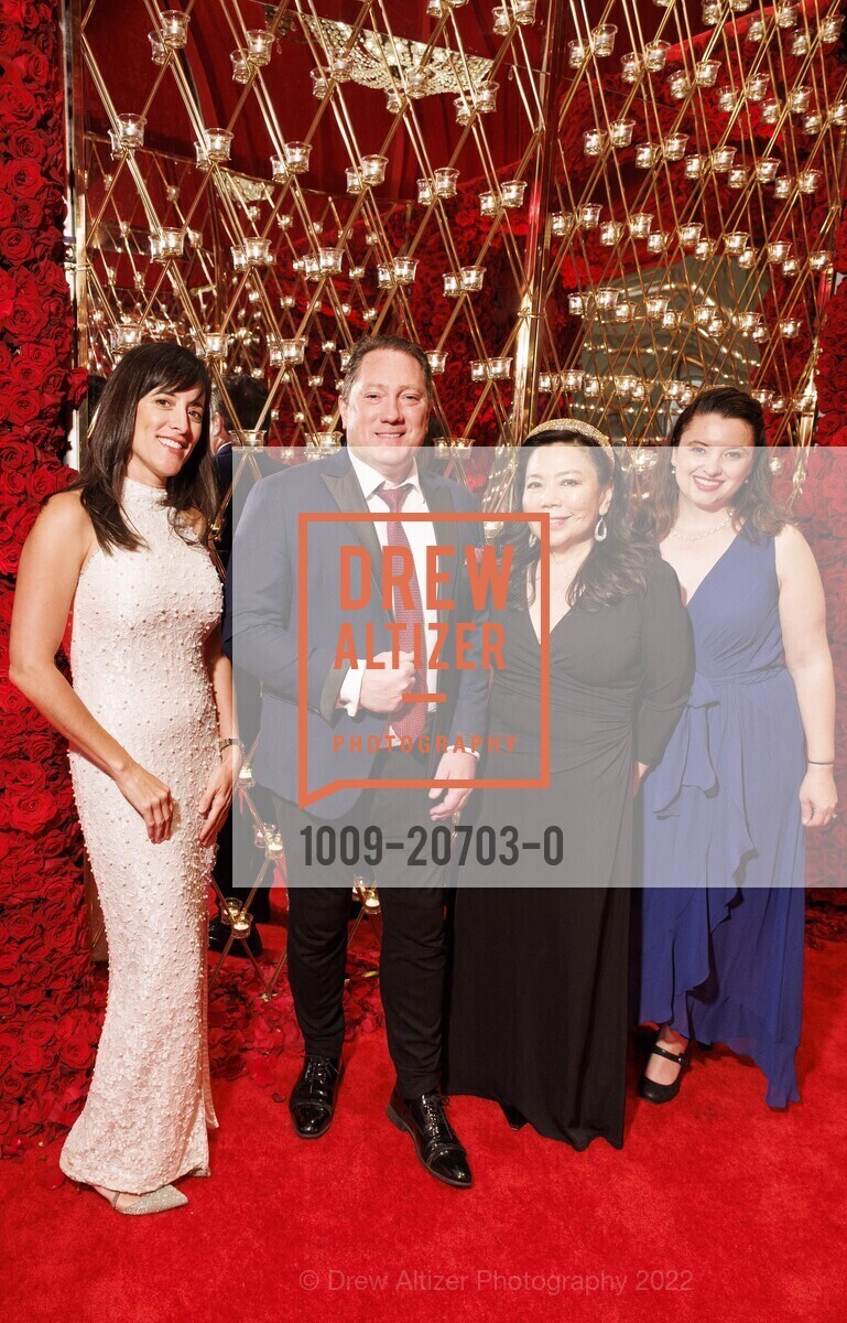 Jill DiGiacomo, Liam Mayclem, Donna Kato, Venus Ke, The HEART BALL Benefiting The American Heart Association, Palace Hotel. 2 New Montgomery St, May 7th, 2022, Photo #1009-20703-0 Jill DiGiacomo, Liam Mayclem, Donna Kato, Venus Ke, Photo #1009-20703-0