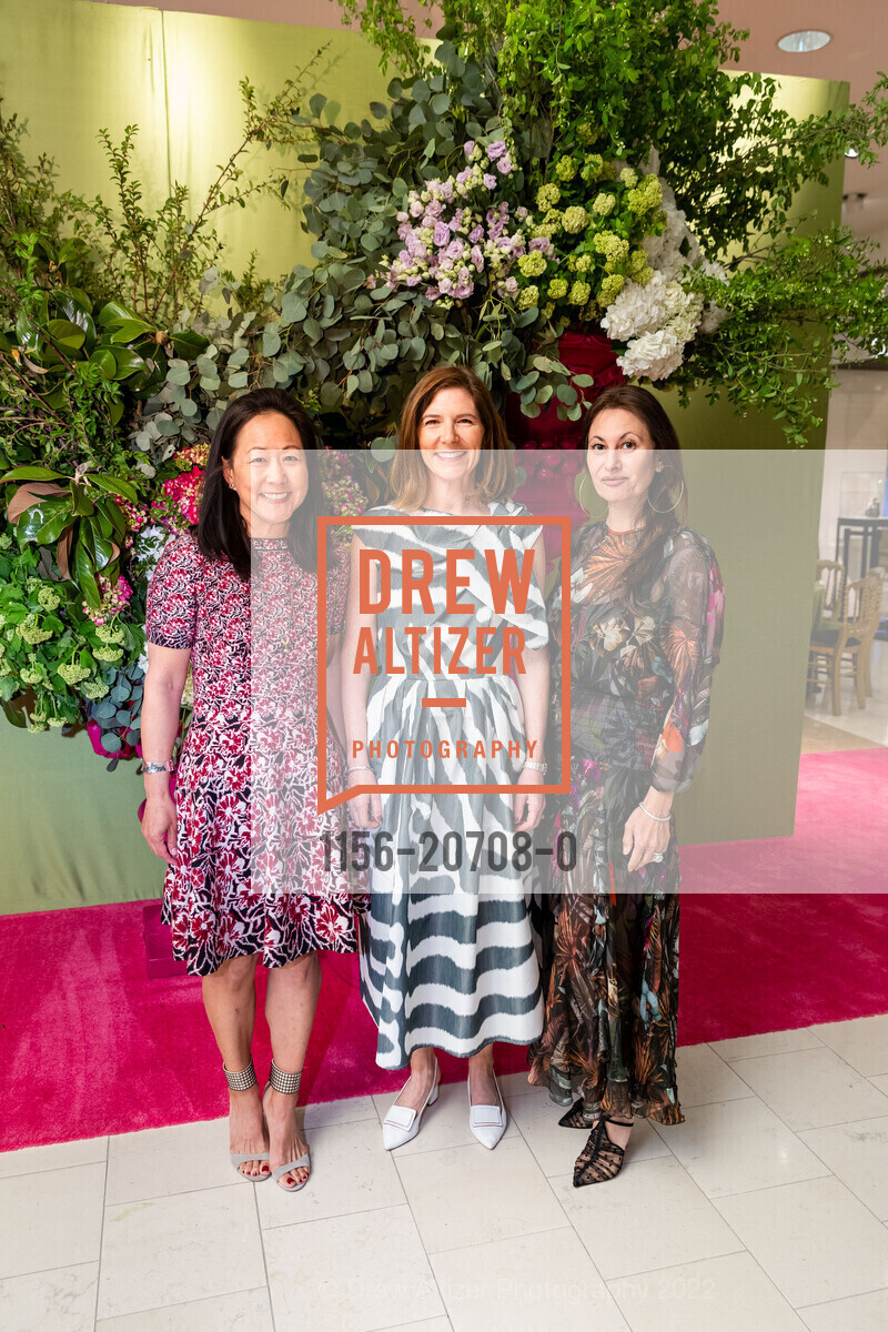 Celeste Bobroff, Francesca Amann, Elizabeth Malkassian, SF Opera Guild and Neiman Marcus San Francisco Present Carolina Herrera w/Special Appearance by Creative Director Wes Gordon, Neiman Marcus. 150 Stockton, May 11th, 2022, Photo #1156-20708-0 Celeste Bobroff, Francesca Amann, Elizabeth Malkassian, Photo #1156-20708-0
