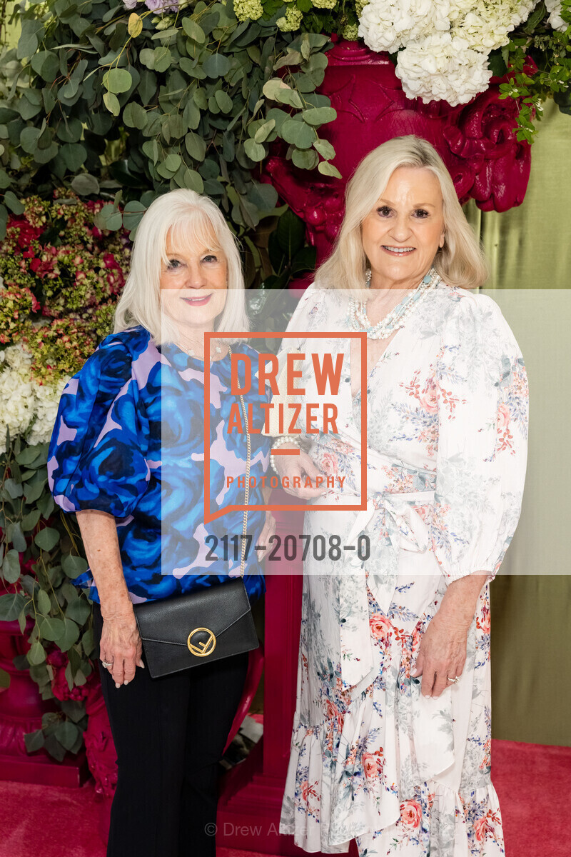 Arlene Inch, Linda Silver, SF Opera Guild and Neiman Marcus San Francisco Present Carolina Herrera w/Special Appearance by Creative Director Wes Gordon, Neiman Marcus. 150 Stockton, May 11th, 2022, Photo #2117-20708-0 Arlene Inch, Linda Silver, Photo #2117-20708-0
