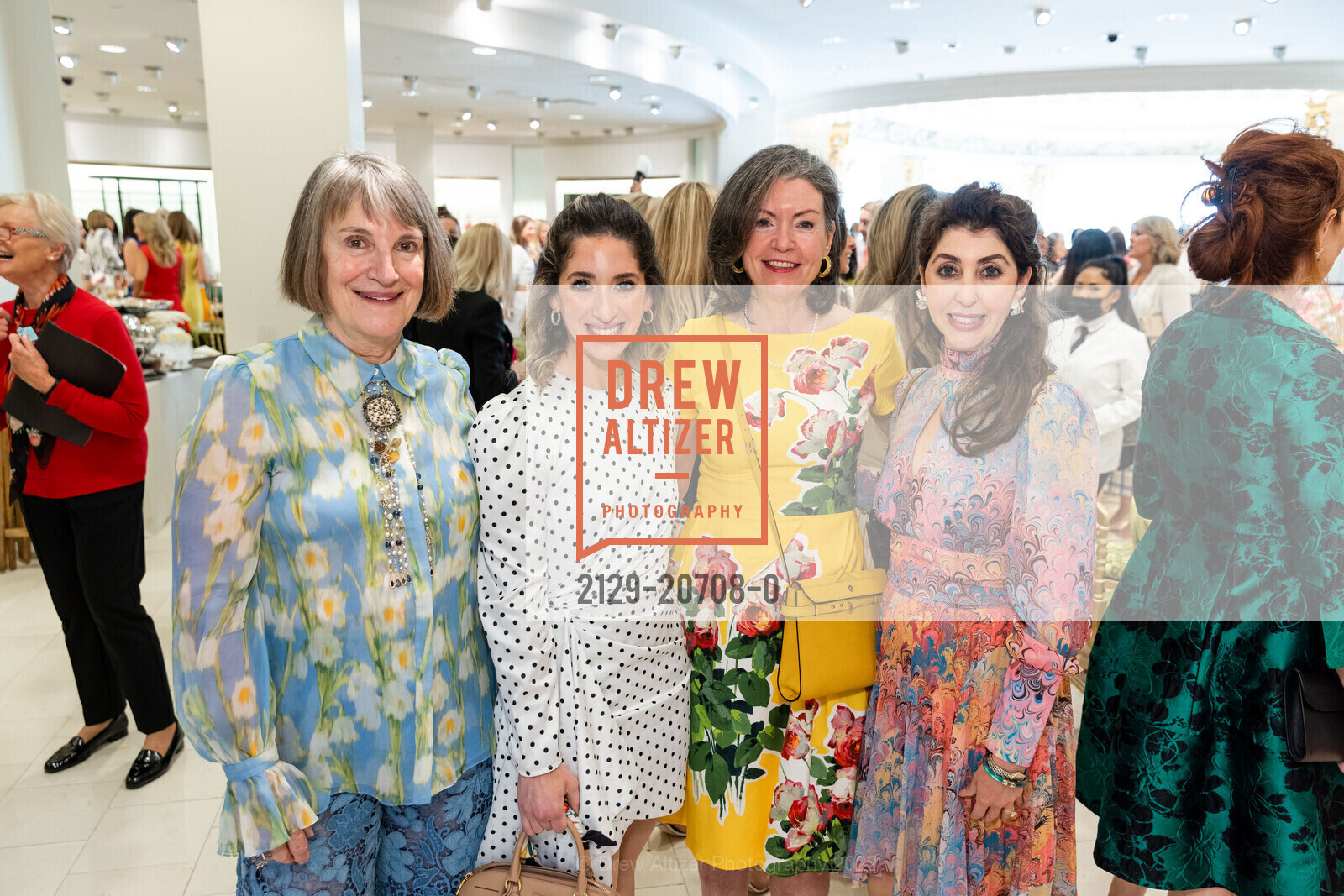 Debby Sagues, Angela Longyear, Elizabeth Burka-White, Maria Castellucci, SF Opera Guild and Neiman Marcus San Francisco Present Carolina Herrera w/Special Appearance by Creative Director Wes Gordon, Neiman Marcus. 150 Stockton, May 11th, 2022, Photo #2129-20708-0 Debby Sagues, Angela Longyear, Elizabeth Burka-White, Maria Castellucci, Photo #2129-20708-0