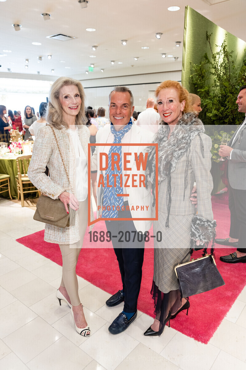 Ellen Wise, Roman Gronkowski, Katy Menges, SF Opera Guild and Neiman Marcus San Francisco Present Carolina Herrera w/Special Appearance by Creative Director Wes Gordon, Neiman Marcus. 150 Stockton, May 11th, 2022, Photo #1689-20708-0 Ellen Wise, Roman Gronkowski, Katy Menges, Photo #1689-20708-0
