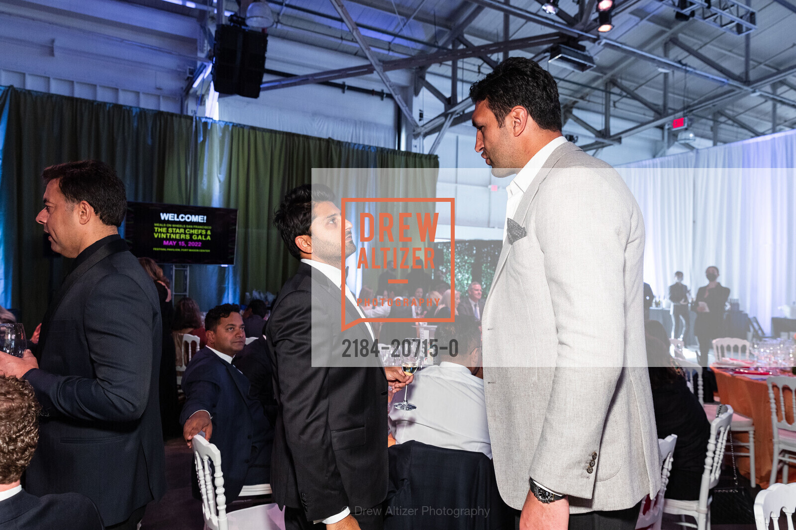 Aayush Phumbhra, Zaza Pachulia, Star Chefs and Vintners Gala 2022 Meals on Wheels San Francisco, Fort Mason Festival Pavillion, Photo #2184-20715-0 Aayush Phumbhra, Zaza Pachulia, Photo #2184-20715-0
