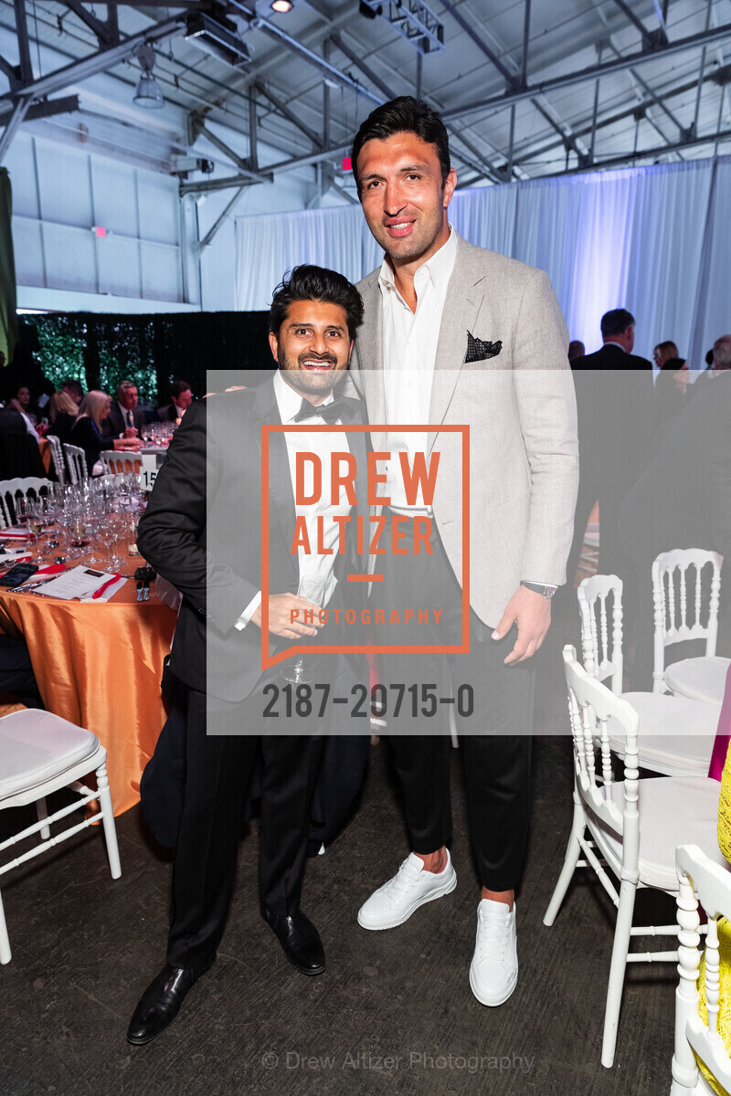 Aayush Phumbhra, Zaza Pachulia, Photo #2187-20715-0