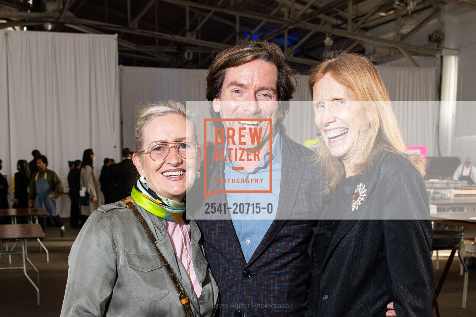 Margaret Teskey, Richard Crocker, MeMe Pederson, Star Chefs and Vintners Gala 2022 Meals on Wheels San Francisco, Fort Mason Festival Pavillion, Photo #2541-20715-0 Margaret Teskey, Richard Crocker, MeMe Pederson, Photo #2541-20715-0