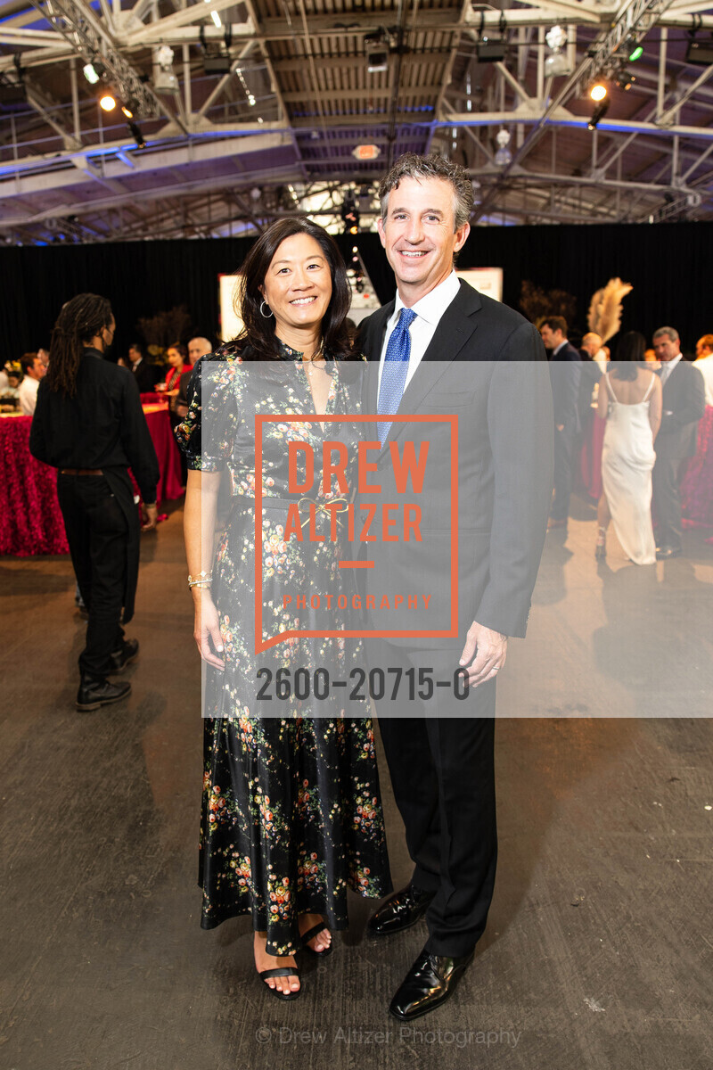 Christine Leong Connors, Scott Connors, Star Chefs and Vintners Gala 2022 Meals on Wheels San Francisco, Fort Mason Festival Pavillion, Photo #2600-20715-0 Christine Leong Connors, Scott Connors, Photo #2600-20715-0
