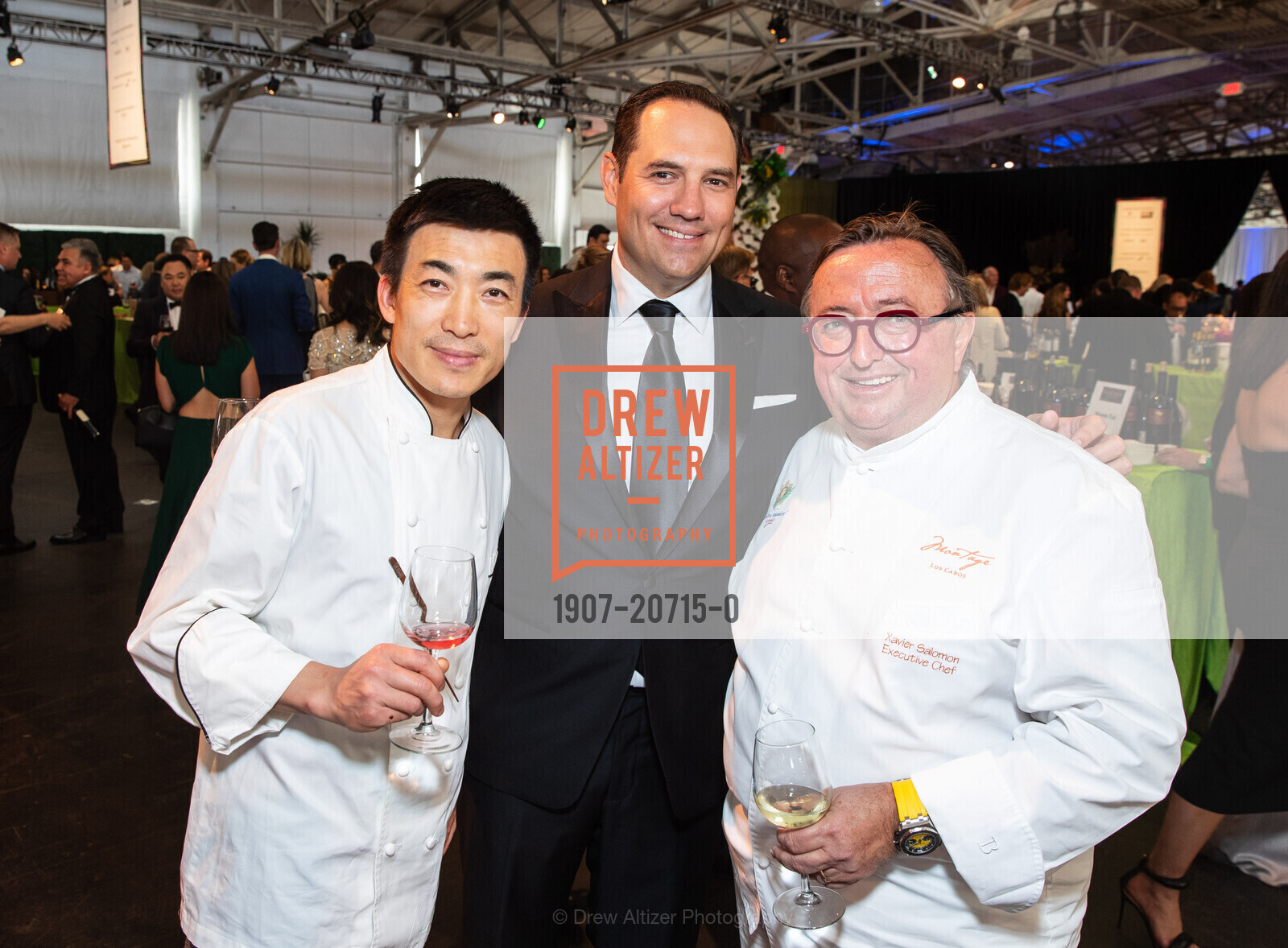 Alan Zhang, James Cole, Xavier Salomon, Star Chefs and Vintners Gala 2022 Meals on Wheels San Francisco, Fort Mason Festival Pavillion, Photo #1907-20715-0 Alan Zhang, James Cole, Xavier Salomon, Photo #1907-20715-0
