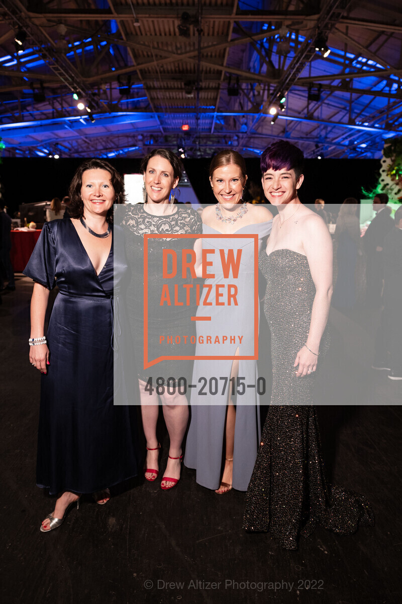 Margaret Schoelwer, Elizabeth Turnbull, Savannah Lee, Alexis Sulvetta, Star Chefs and Vintners Gala 2022 Meals on Wheels San Francisco, Fort Mason Festival Pavillion, May 15th, 2022, Photo #4800-20715-0 Margaret Schoelwer, Elizabeth Turnbull, Savannah Lee, Alexis Sulvetta, Photo #4800-20715-0