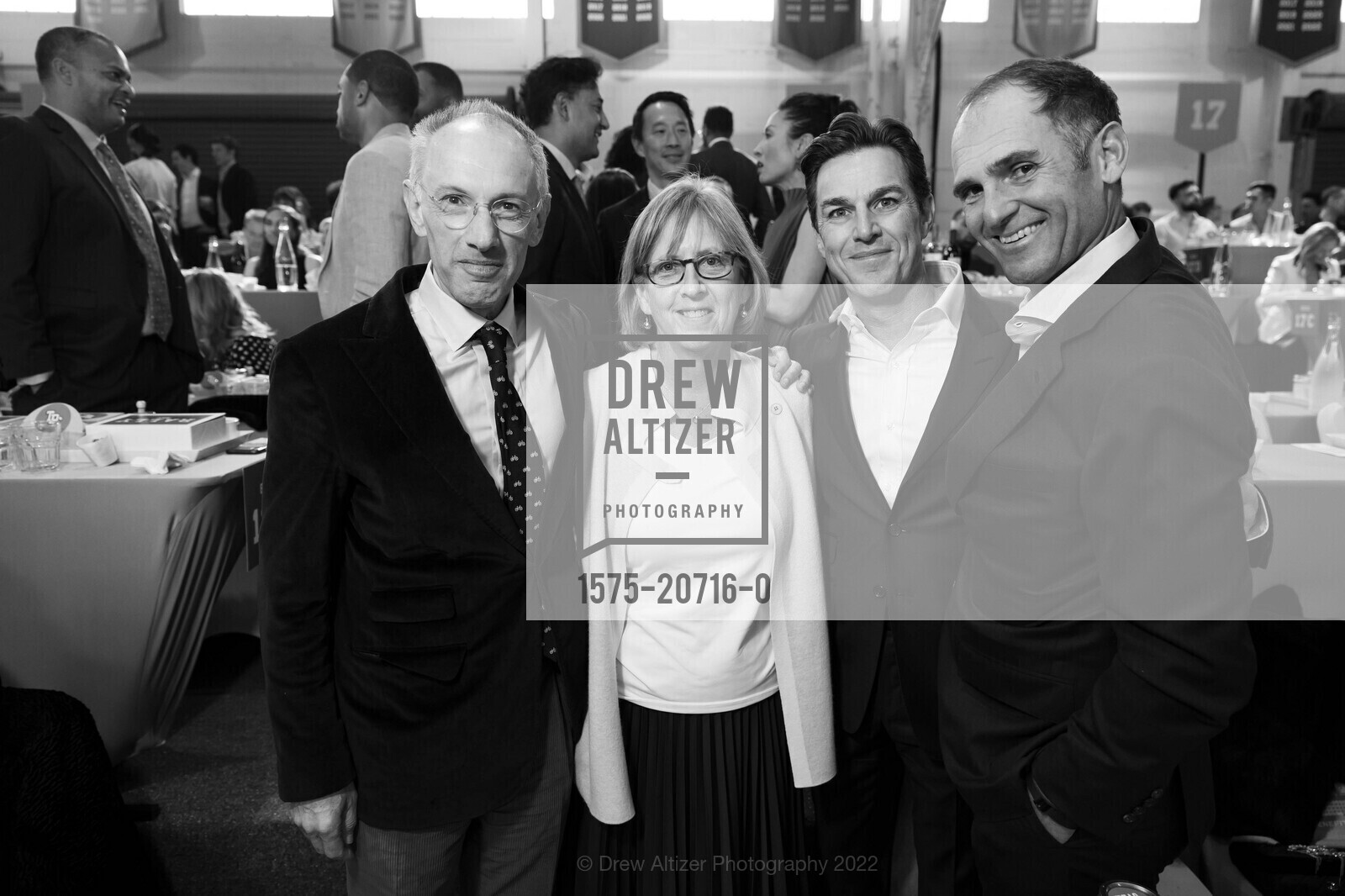 Michael Moritz, Mary Meeker, Andrew Wilson, Egon Durbin, Tipping Point Benefit 2022, San Francisco. San Francisco, May 12th, 2022, Photo #1575-20716-0 Michael Moritz, Mary Meeker, Andrew Wilson, Egon Durbin, Photo #1575-20716-0