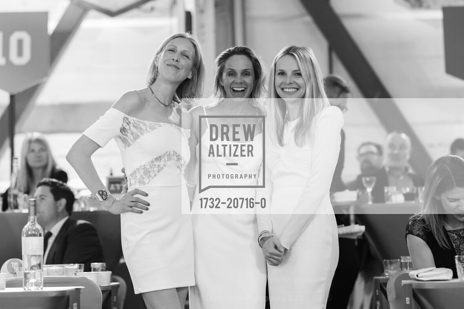 Lauren Goodman, Jessica Moment, Catherine Drybrough, Tipping Point Benefit 2022, San Francisco. San Francisco, May 12th, 2022, Photo #1732-20716-0 Lauren Goodman, Jessica Moment, Catherine Drybrough, Photo #1732-20716-0