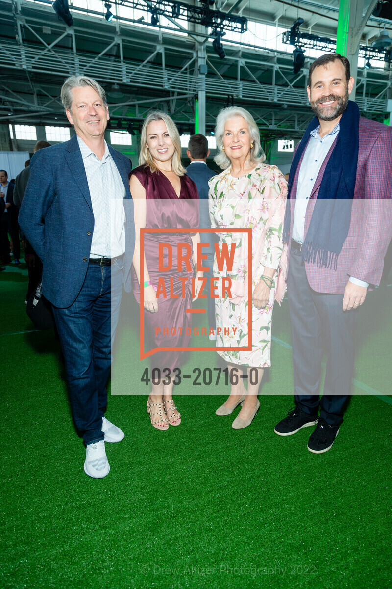 Zack Lynch, Casey Lynch, JaMel Perkins, David Dolby, Tipping Point Benefit 2022, San Francisco. San Francisco, May 12th, 2022, Photo #4033-20716-0 Zack Lynch, Casey Lynch, JaMel Perkins, David Dolby, Photo #4033-20716-0