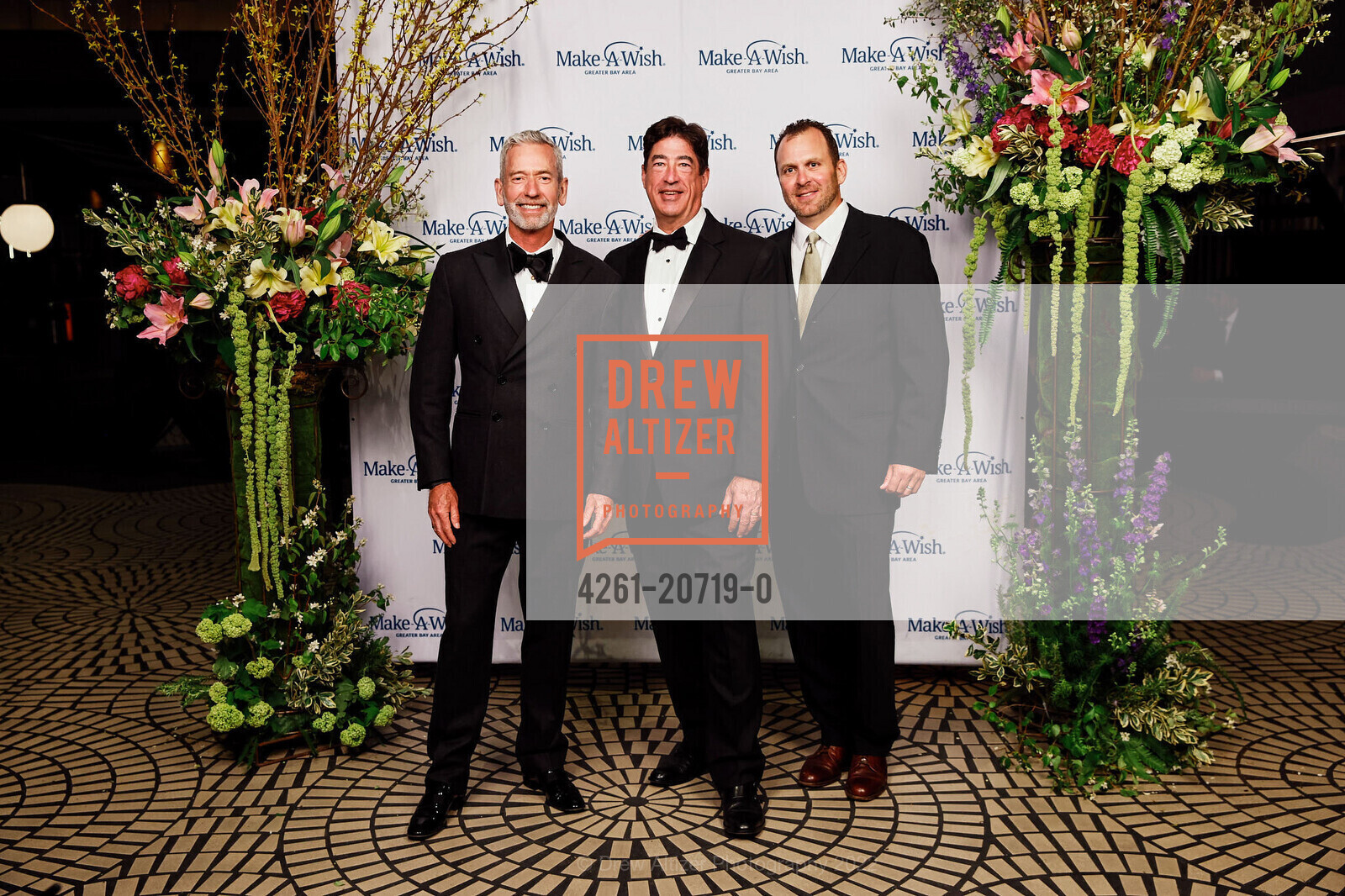 James Campbell, Adam Gavzer, David Feinberg, Make-A-Wish Annual Gala, Hyatt Regency San Francisco. 5 Embarcadero Ctr, May 13th, 2022, Photo #4261-20719-0 James Campbell, Adam Gavzer, David Feinberg, Photo #4261-20719-0