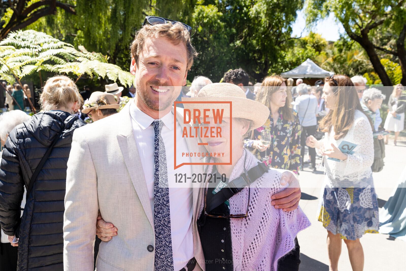 Brendan Lange, Mary Ellen Hannibal, SF Botanical Garden hosts Garden Feast, SF Botanical Garden. 1199 9th Ave, May 14th, 2022, Photo #121-20721-0 Brendan Lange, Mary Ellen Hannibal, Photo #121-20721-0