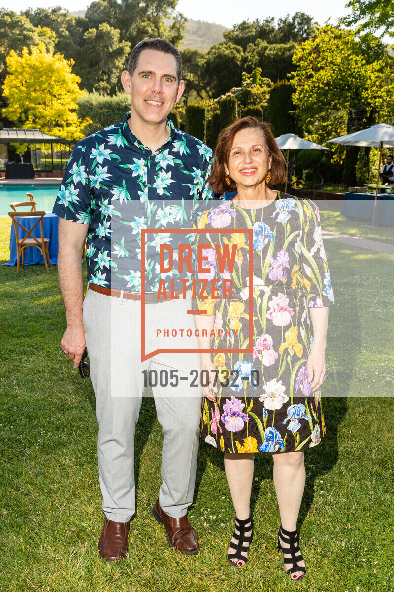 Kyle Polite, Linda Burch, Common Sense Media, Filoli Gardens. 86 Canada Road, Photo #1005-20732-0 Kyle Polite, Linda Burch, Photo #1005-20732-0