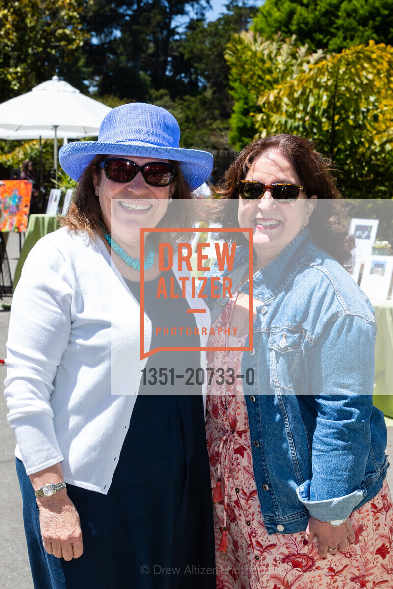 Sandra Bagnatori, Jackie Svevo, Larkin Street Youth, San Francisco Botanical Garden. 1199 9th Ave, Photo #1351-20733-0 Sandra Bagnatori, Jackie Svevo, Photo #1351-20733-0