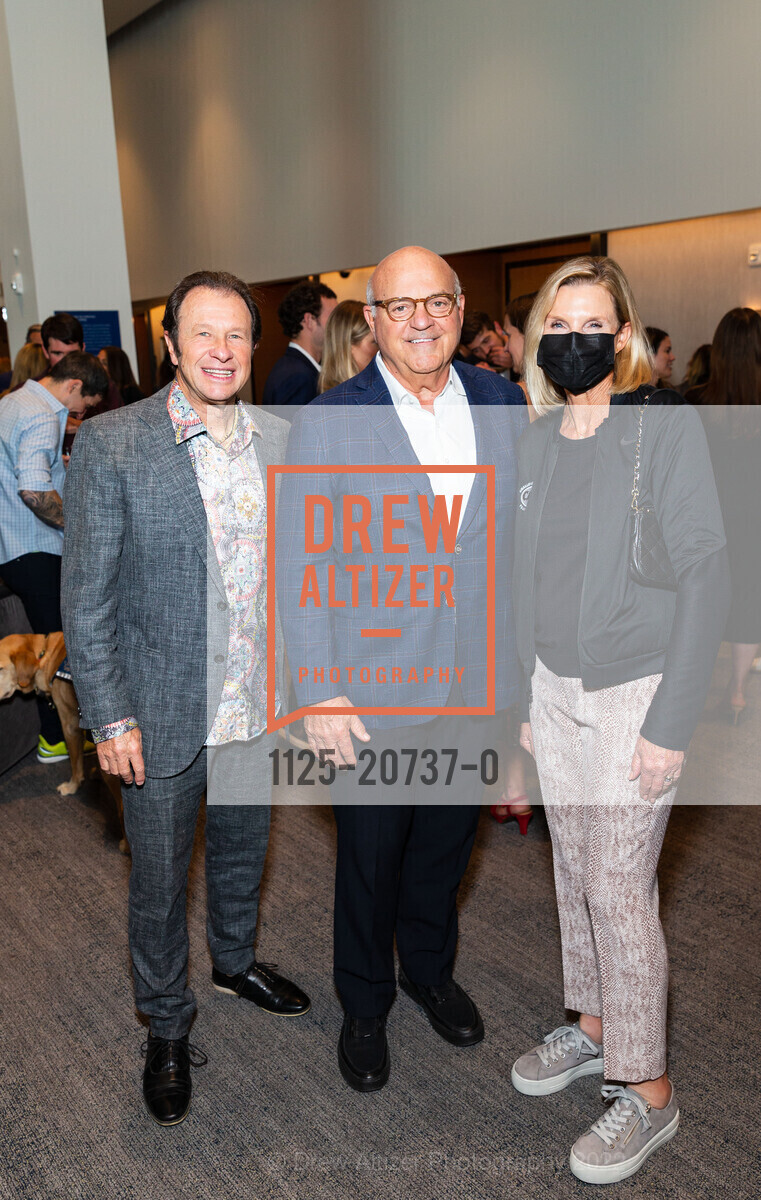 Jeffrey Essakow, Ted Roth, Virginia Finley, Celebration of Heart - Challenged Athletes Foundation 2022, Chase Center, May 19th, 2022, Photo #1125-20737-0 Jeffrey Essakow, Ted Roth, Virginia Finley, Photo #1125-20737-0