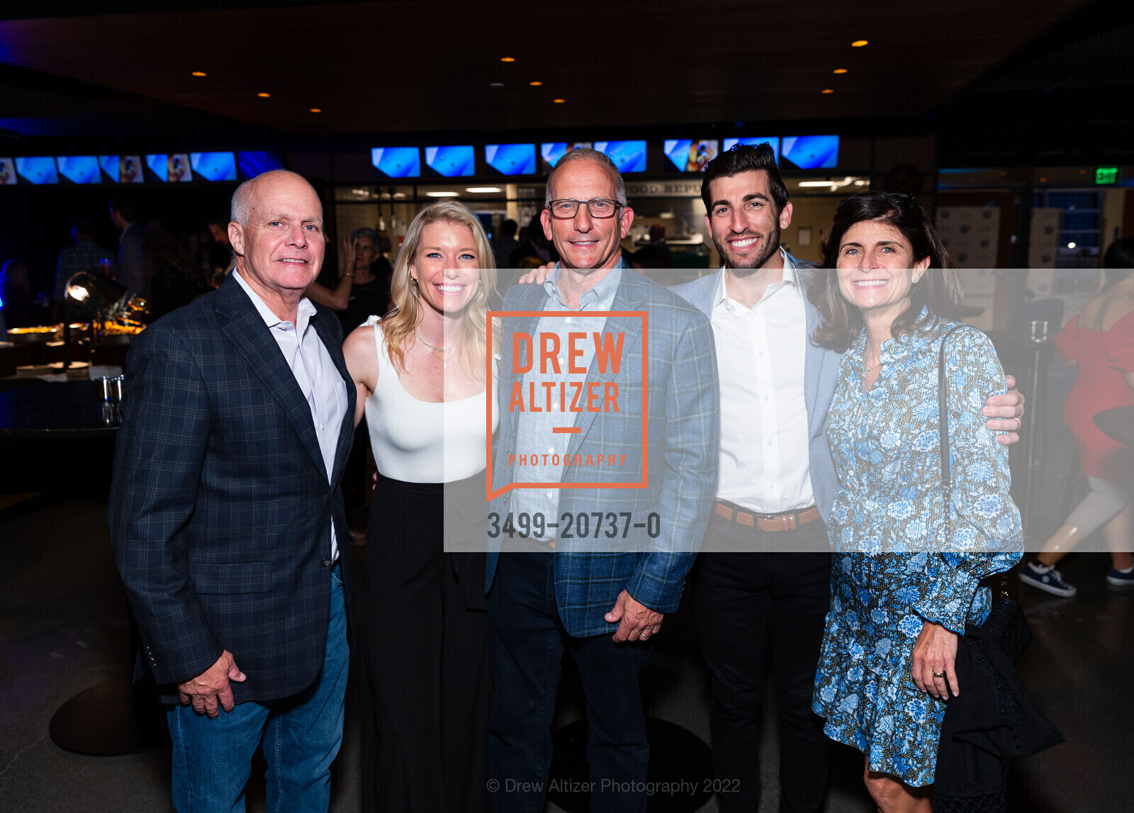 Howard Epstein, Ally Shanken, Alan Shanken, Ross Shanken, Chris Epstein, Celebration of Heart - Challenged Athletes Foundation 2022, Chase Center, May 19th, 2022, Photo #3499-20737-0 Howard Epstein, Ally Shanken, Alan Shanken, Ross Shanken, Chris Epstein, Photo #3499-20737-0