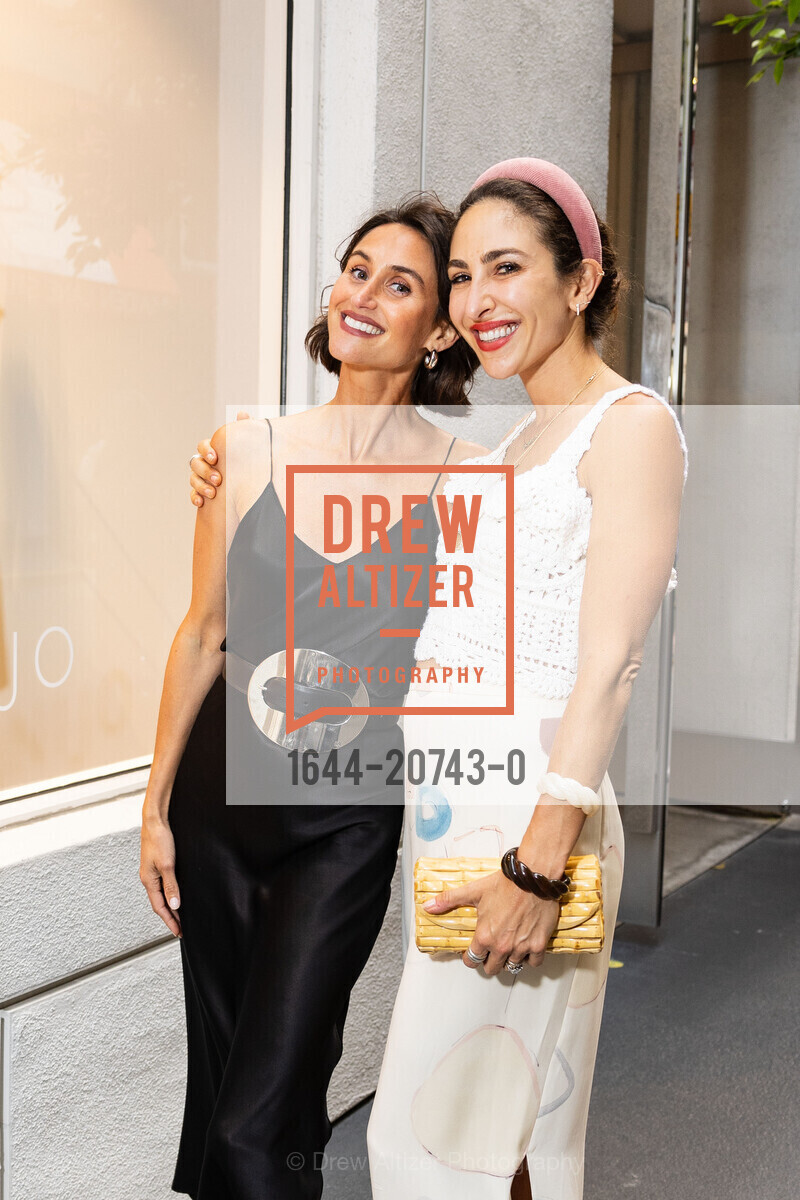 Danielle Snyder Shorenstein, Hilary Baer Hogan, Blake Charles Salon/Dannijo Pop Up, Blake Charles Salon, 77 Maiden Ln. Blake Charles Salon, 77 Maiden Ln, Photo #1644-20743-0 Danielle Snyder Shorenstein, Hilary Baer Hogan, Photo #1644-20743-0