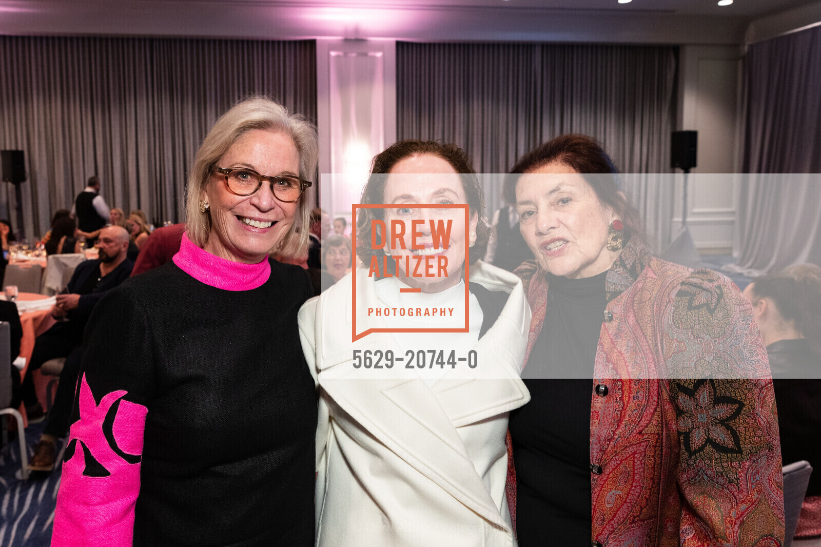 Sunnie Evers, Catherine Slavonia, Jola Anderson, Photo #5629-20744-0