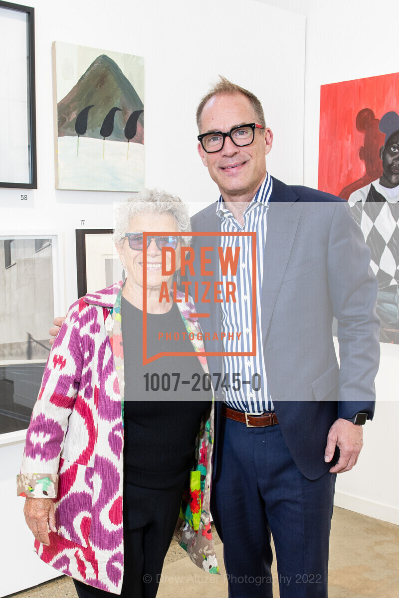 Doree Friedman, Paul Johnson, Headlands Center for the Arts 15th Annual Benefit Art Auction, Fort Mason Center for Arts & Culture. 2 Marina Blvd, May 31st, 2022, Photo #1007-20745-0 Doree Friedman, Paul Johnson, Photo #1007-20745-0