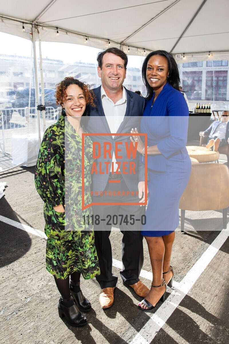 Mari Robles, Tom Light, Leti Light, Headlands Center for the Arts 15th Annual Benefit Art Auction, Fort Mason Center for Arts & Culture. 2 Marina Blvd, May 31st, 2022, Photo #1118-20745-0 Mari Robles, Tom Light, Leti Light, Photo #1118-20745-0