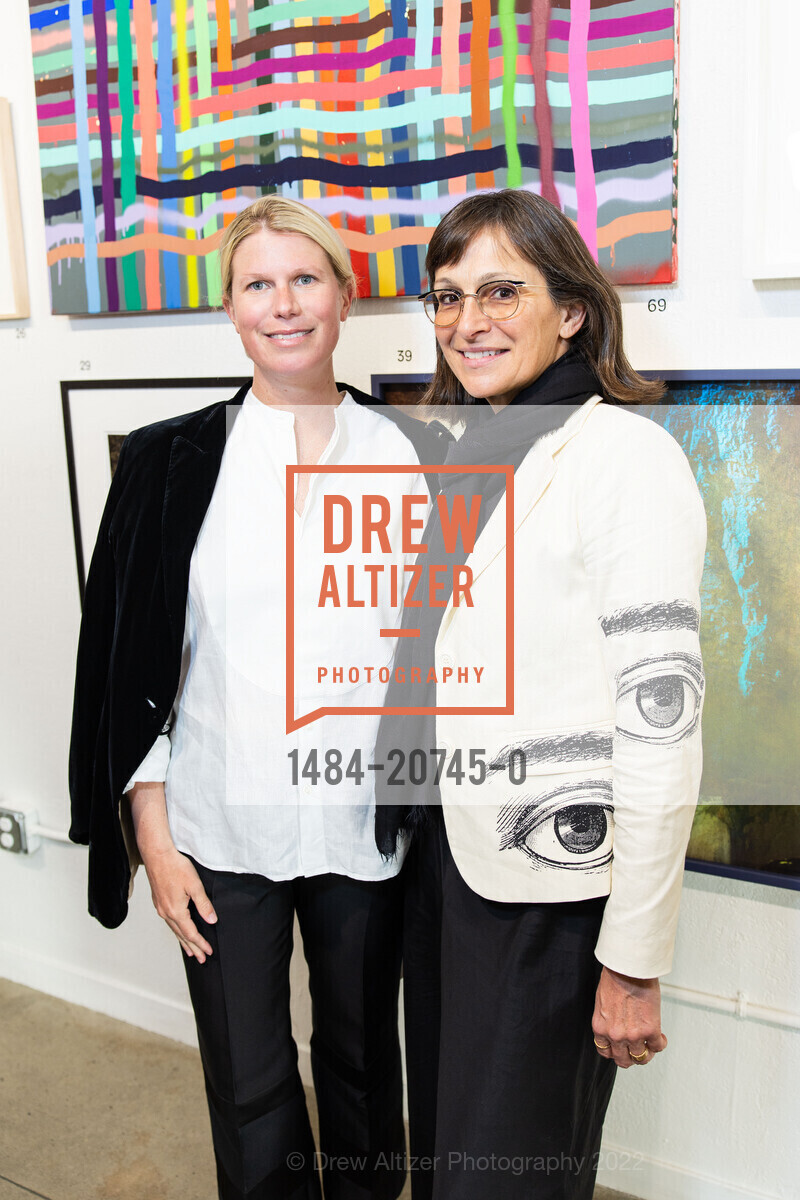 Sarah Wendell, Sarah Thornton, Headlands Center for the Arts 15th Annual Benefit Art Auction, Fort Mason Center for Arts & Culture. 2 Marina Blvd, May 31st, 2022, Photo #1484-20745-0 Sarah Wendell, Sarah Thornton, Photo #1484-20745-0