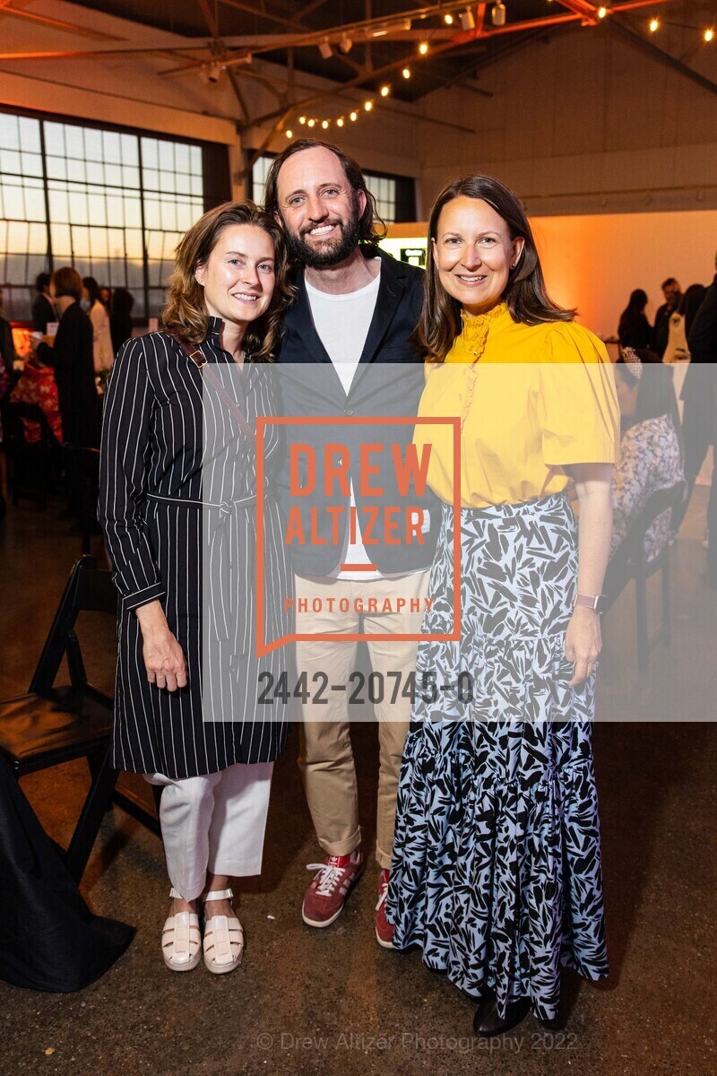 Sarah Dogg, Keenan Rice, Lauren Ryan, Headlands Center for the Arts 15th Annual Benefit Art Auction, Fort Mason Center for Arts & Culture. 2 Marina Blvd, May 31st, 2022, Photo #2442-20745-0 Sarah Dogg, Keenan Rice, Lauren Ryan, Photo #2442-20745-0