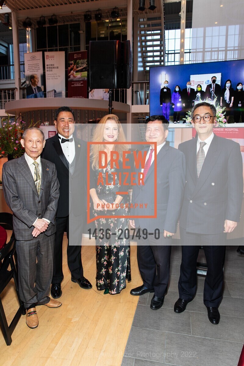 Arthur Chan, Paul Miyamoto, Tara Moriarty, Louis Lam, Chinese Hospital 123rd Anniversay Celebration, San Francisco Design Center Galleria. 101 Henry Adams St, June 2nd, 2022, Photo #1436-20749-0 Arthur Chan, Paul Miyamoto, Tara Moriarty, Louis Lam, Photo #1436-20749-0