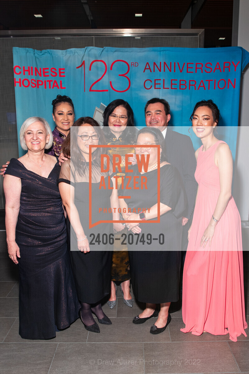 Nia Lendaris, Sylvia Munguia-Pittman, Jian Zhang, Gina Yam, Chinese Hospital 123rd Anniversay Celebration, San Francisco Design Center Galleria. 101 Henry Adams St, June 2nd, 2022, Photo #2406-20749-0 Nia Lendaris, Sylvia Munguia-Pittman, Jian Zhang, Gina Yam, Photo #2406-20749-0