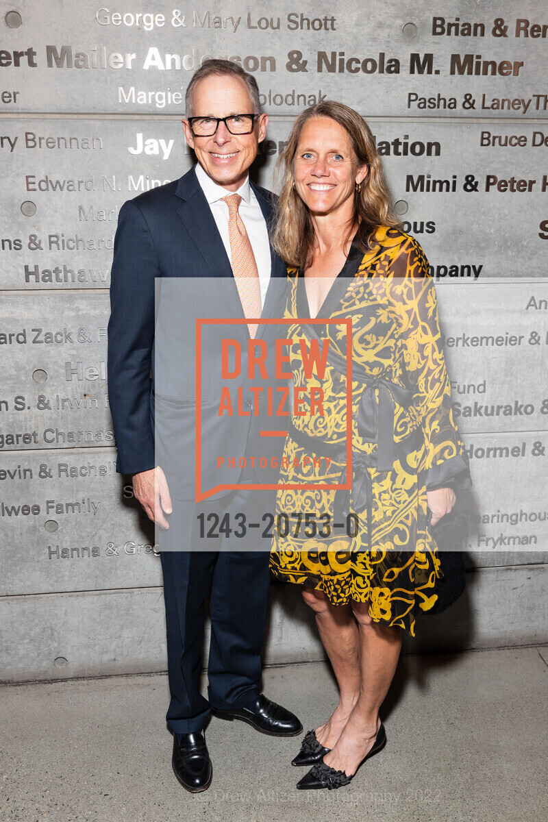 Seth Ferguson, Alison Ferguson, SFJAZZ Gala Celebrating Wynton Marsalis, SFJAZZ Center. 201 Franklin Street, June 4th, 2022, Photo #1243-20753-0 Seth Ferguson, Alison Ferguson, Photo #1243-20753-0