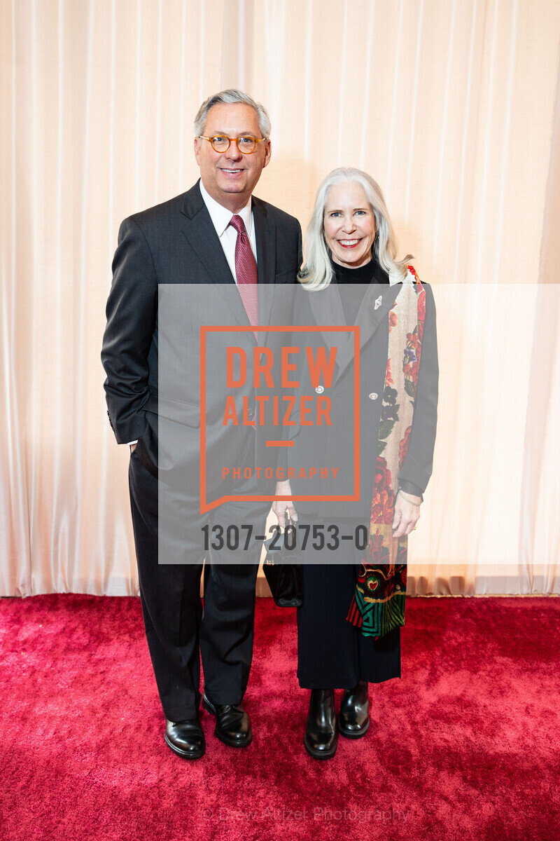 Michael Lazarus, Laura Kline, SFJAZZ Gala Celebrating Wynton Marsalis, SFJAZZ Center. 201 Franklin Street, June 4th, 2022, Photo #1307-20753-0 Michael Lazarus, Laura Kline, Photo #1307-20753-0